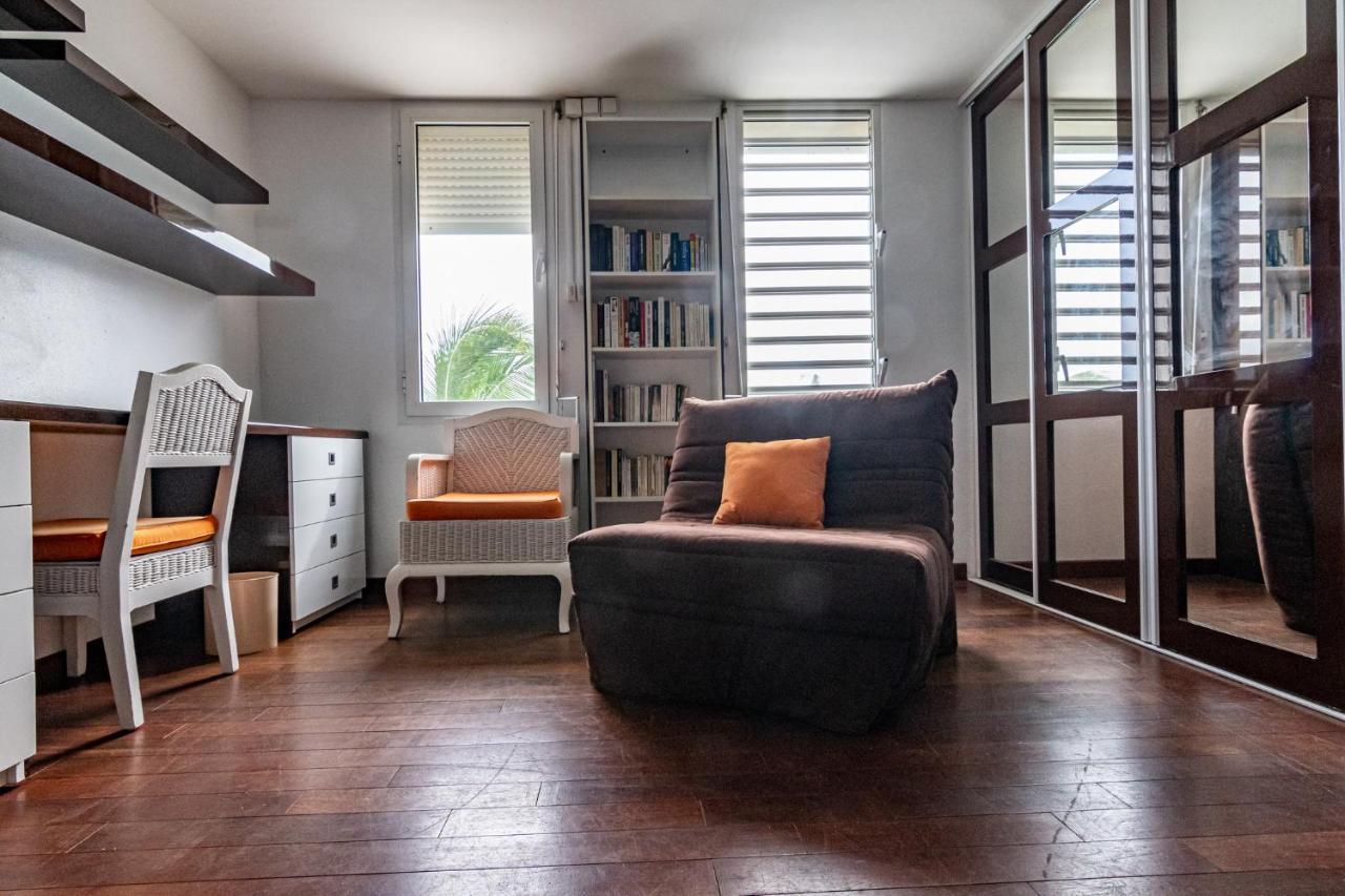 Studio En Duplex , Face A La Mer Le Gosier  Exterior photo